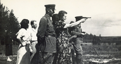 Вайна прайшла скрозь іх сэрцы. Памяць аб Другой сусветнай вайне ў творах беларускіх дзеячаў літаратуры і мастацтва, яе ўдзельнікаў