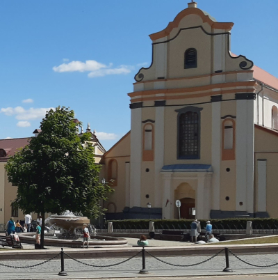 Сумесная экскурсія БДАМЛМ і БДАНТД пад скляпеннямі былога касцёла бернандынцаў