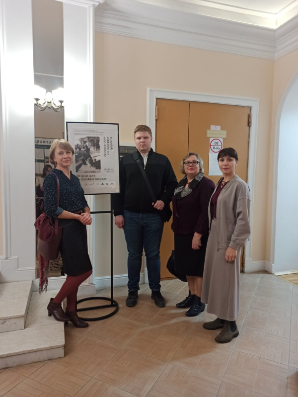 Работники БГАМЛИ посетили вернисаж международного проекта “Літаратары на ваенных шляхах”