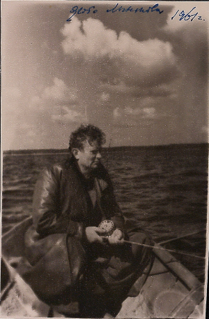 Максім Танк на Нарачы. 1961 г. Фота Міхася Лынькова